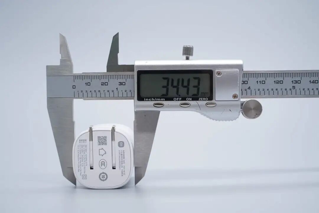 拆解报告：小米新款45W USB-C氮化镓小布丁充电器图12