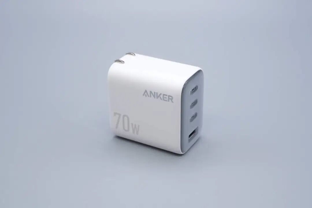 拆解报告:安克70W 3C1A氮化镓快充充电器图1