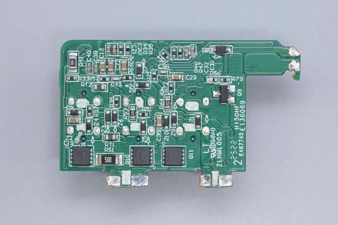 拆解报告:安克70W 3C1A氮化镓快充充电器图54
