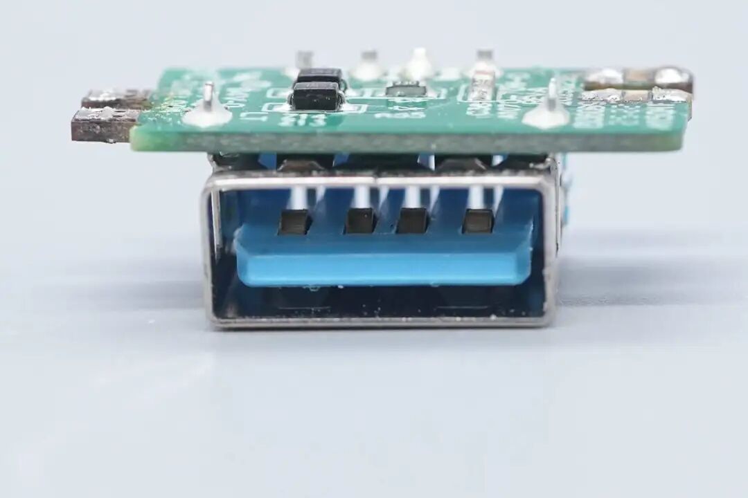 拆解报告:安克70W 3C1A氮化镓快充充电器图72