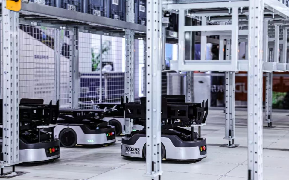 京东大动作:首发三款 “狼族” 机器人,未来5年要采购300万台机器人图2