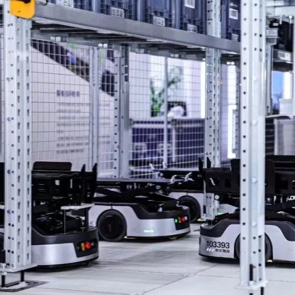 京东大动作：首发三款 “狼族” 机器人，未来5年要采购300万台机器人