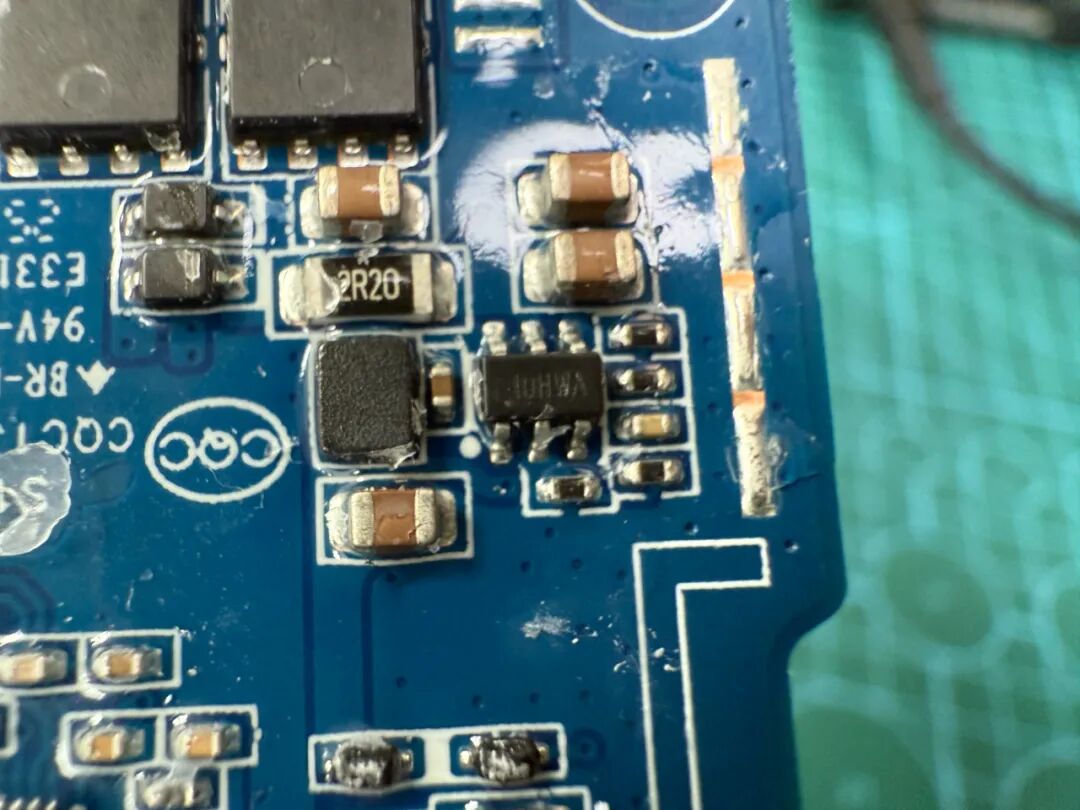 媳妇儿刚买了个支持快充的电能棒，还没开始用就被我拆解了图25