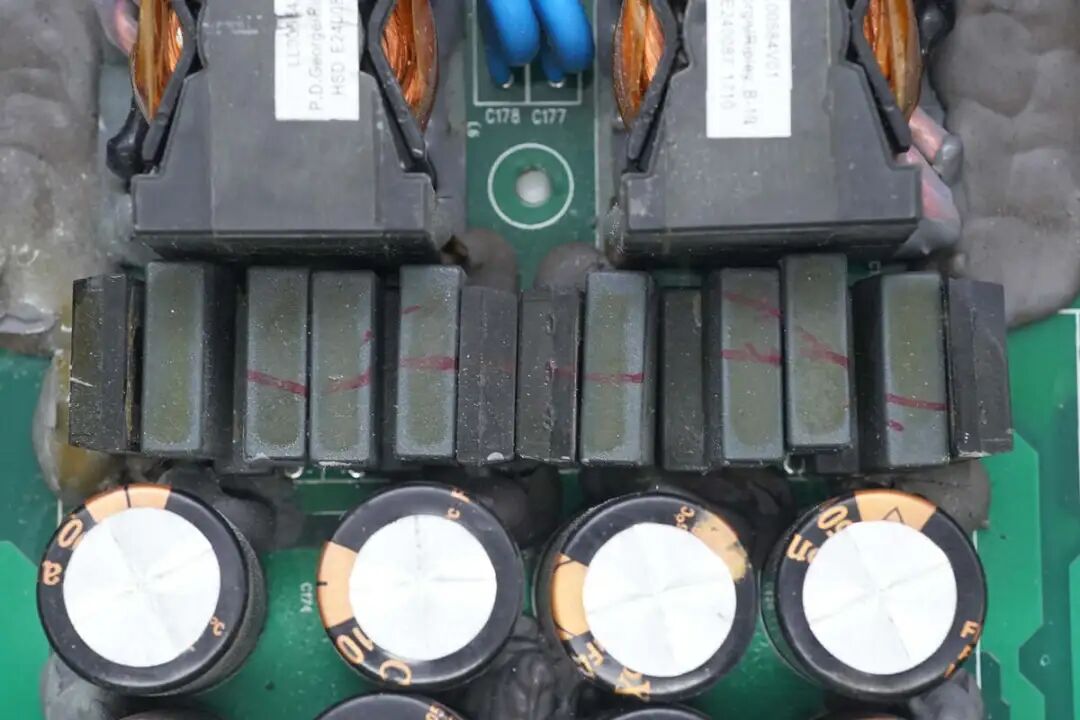 拆解报告:高斯宝电气15kW新能源汽车充电模块图130