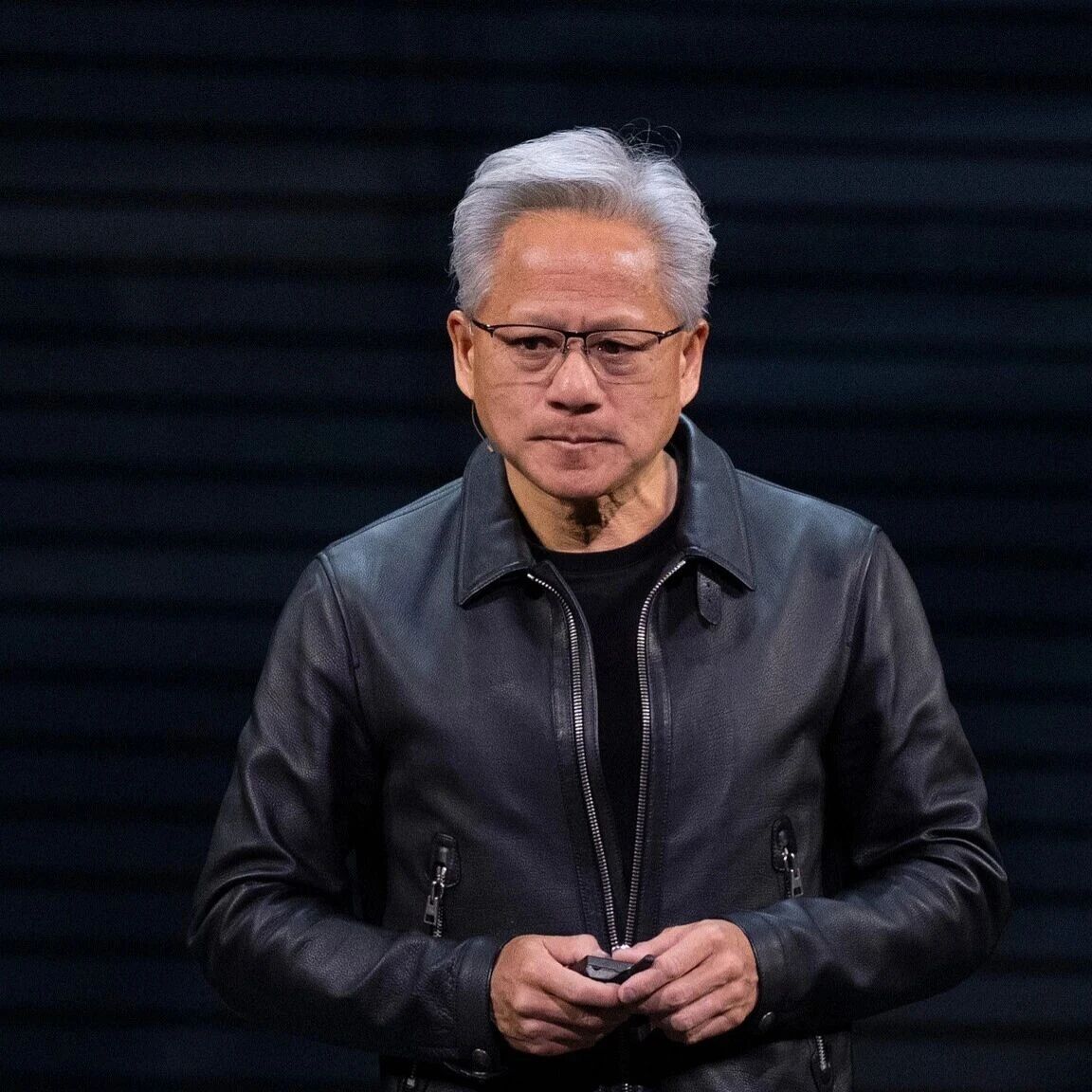 英伟达是怎么被“抬”上5万亿的？