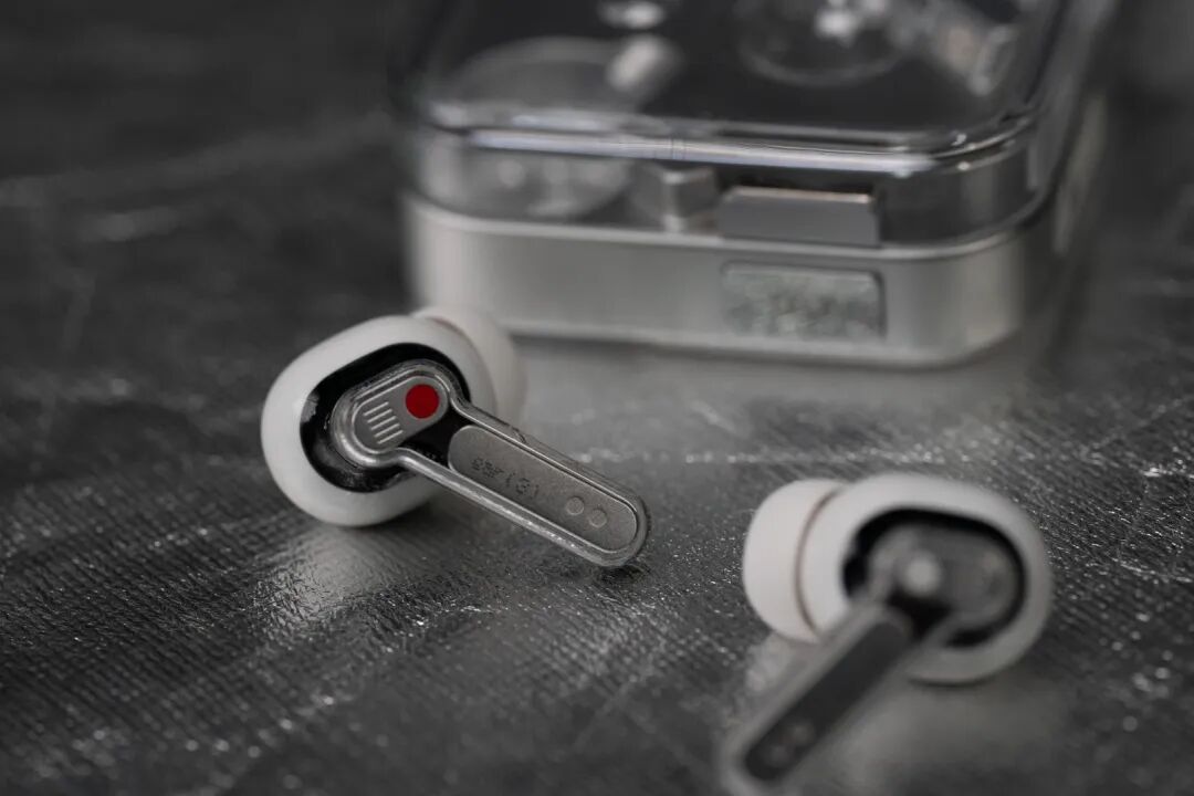 科技商业资讯：那种颗粒感更多是 Nothing 特有的「空气感」