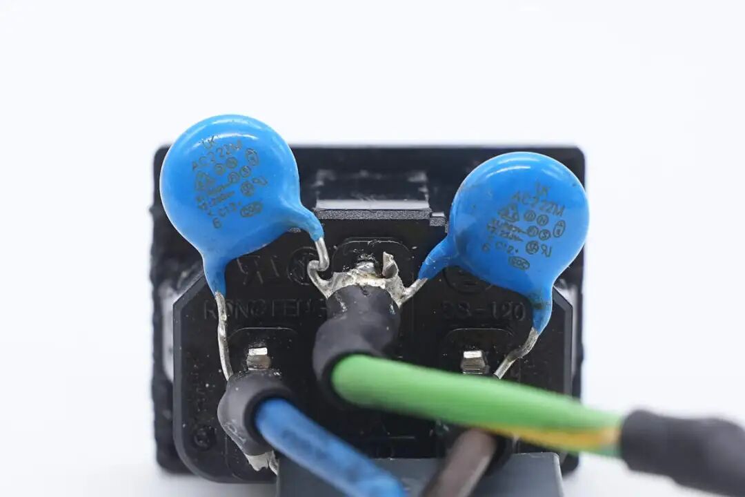 拆解报告:台达770W碳化硅服务器电源图24