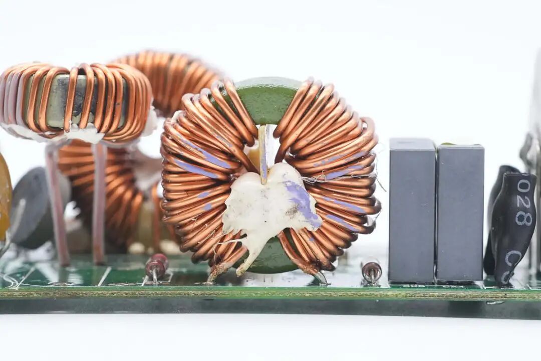 拆解报告:台达770W碳化硅服务器电源图39