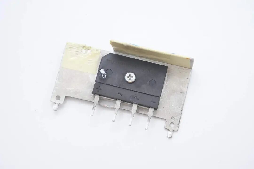 拆解报告:台达770W碳化硅服务器电源图41