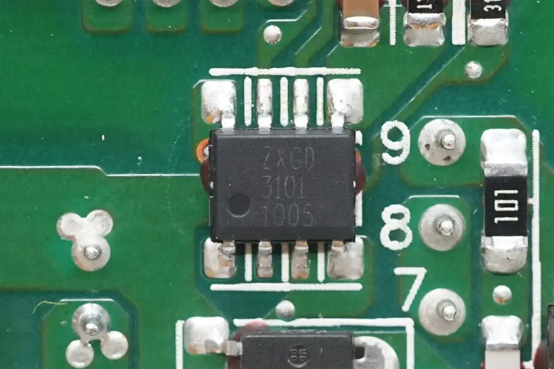 拆解报告:台达770W碳化硅服务器电源图80