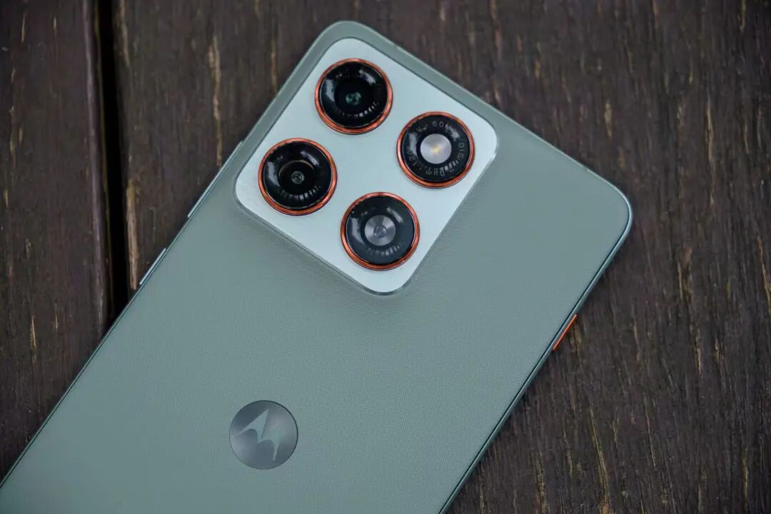 不到2000元！联想moto X70 Air上手：极致轻薄，却毫不妥协图18