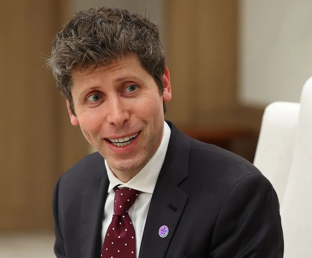 OpenAI 与 AWS 达成 380 亿美元算力合作；新 Siri 付费采用 Gemini；字节试行「豆包股」 | 极客早知道图4