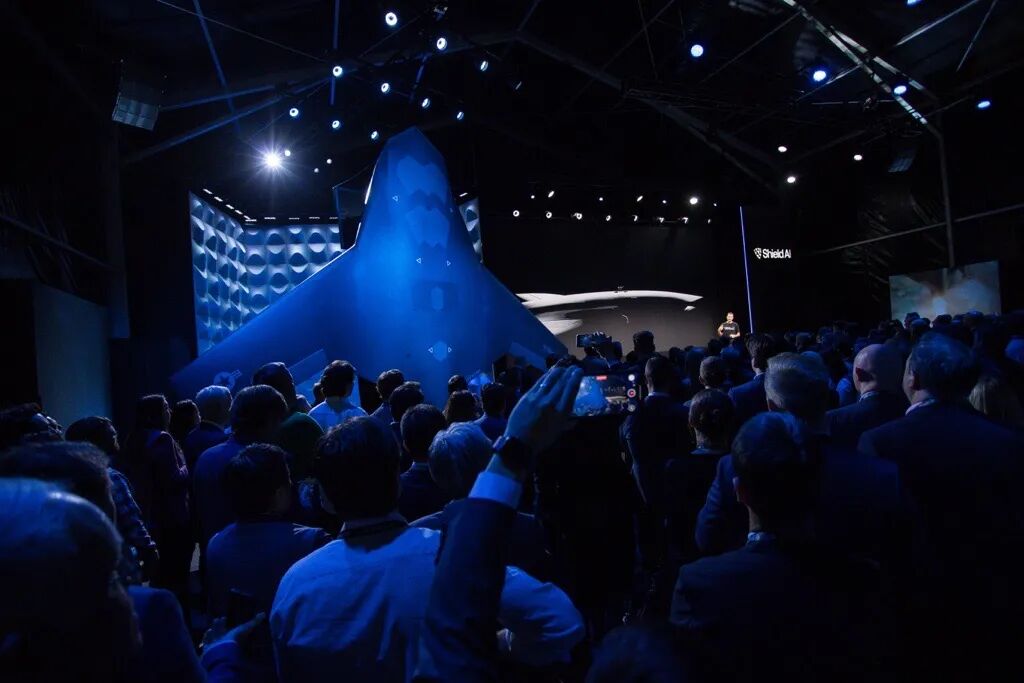Shield AI计划X-BAT无人VTOL战斗机2026年首飞图1