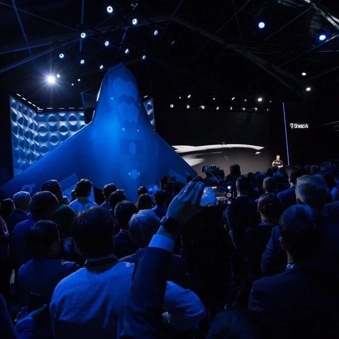 Shield AI计划X-BAT无人VTOL战斗机2026年首飞