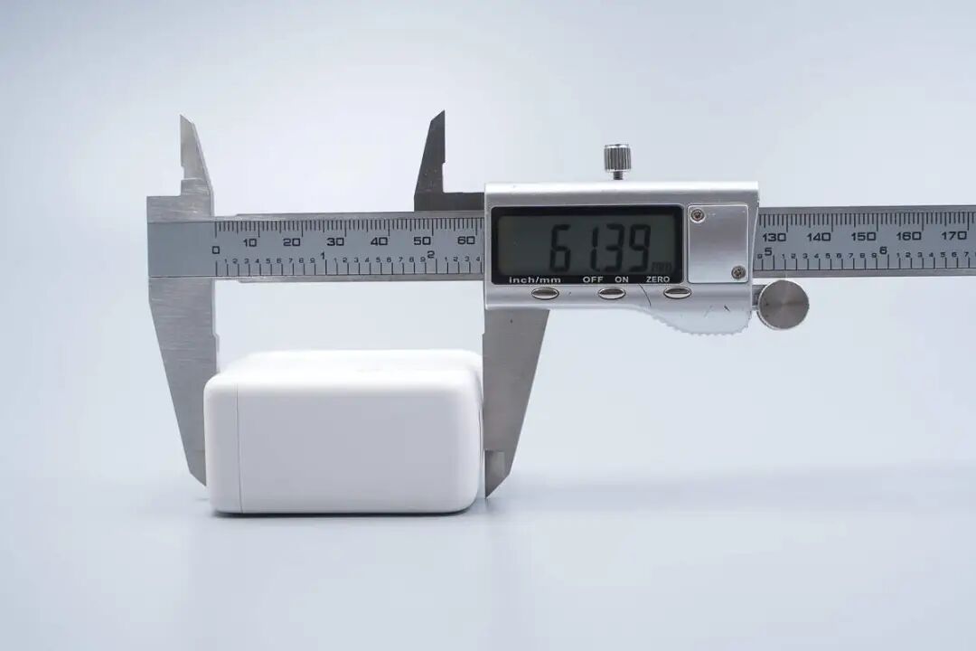 拆解报告:华硕a豆全能秒充100W氮化镓充电器ADOL AC100-050A图17