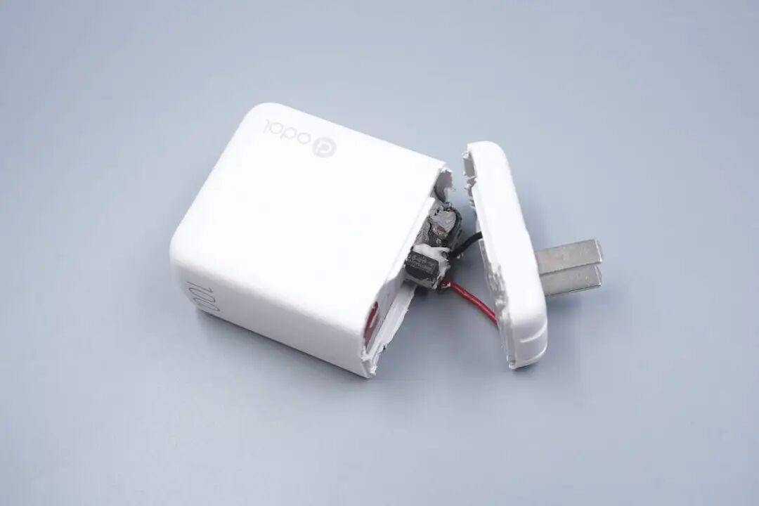 拆解报告:华硕a豆全能秒充100W氮化镓充电器ADOL AC100-050A图33
