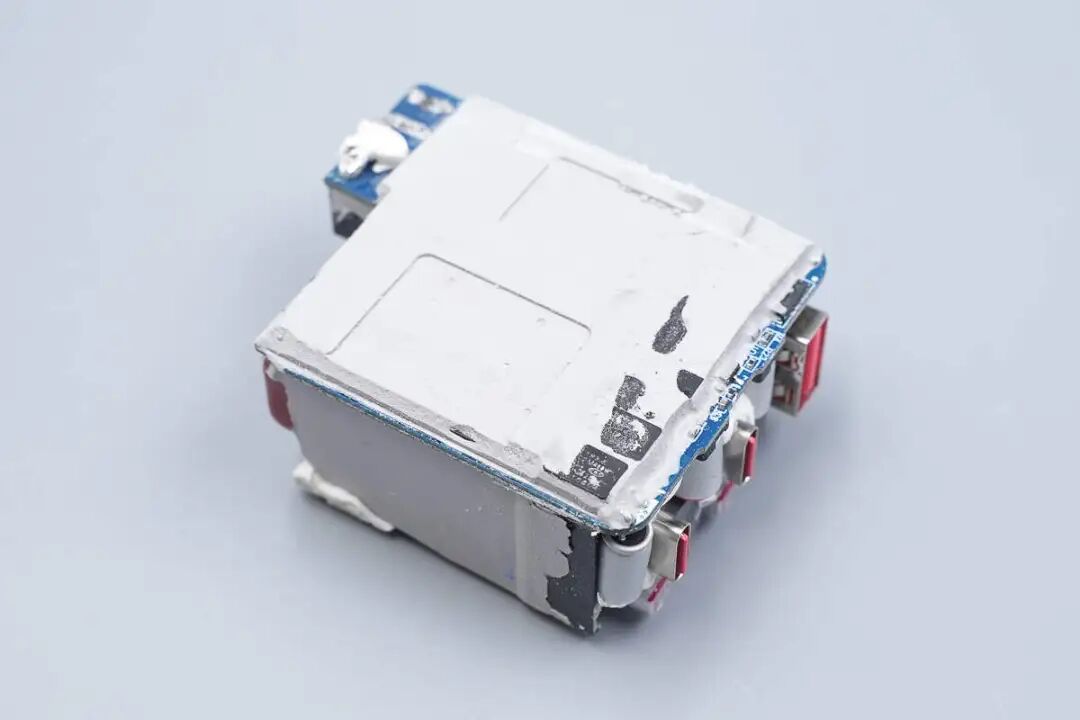 拆解报告:华硕a豆全能秒充100W氮化镓充电器ADOL AC100-050A图40