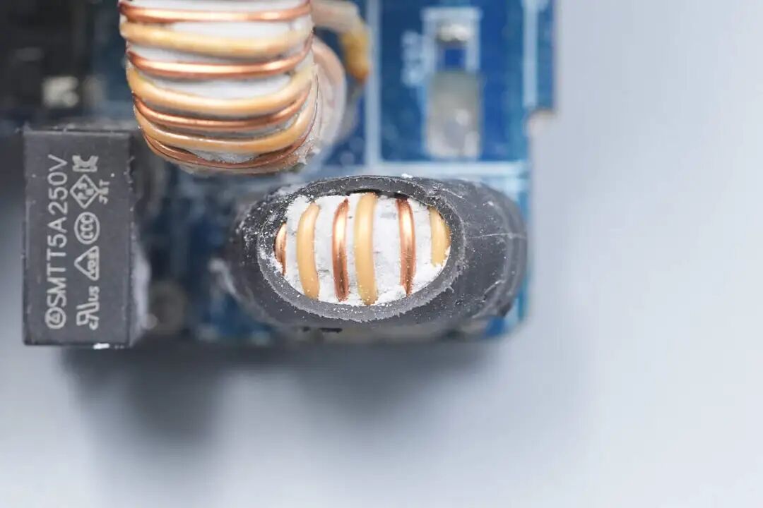 拆解报告:华硕a豆全能秒充100W氮化镓充电器ADOL AC100-050A图45