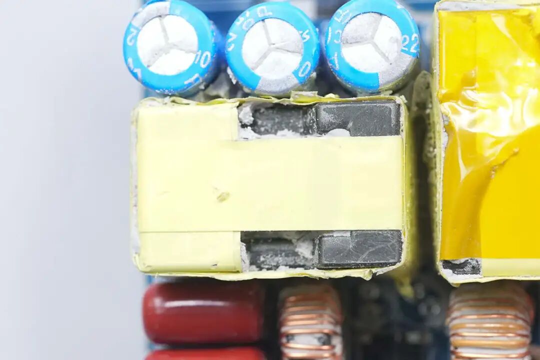 拆解报告:华硕a豆全能秒充100W氮化镓充电器ADOL AC100-050A图55