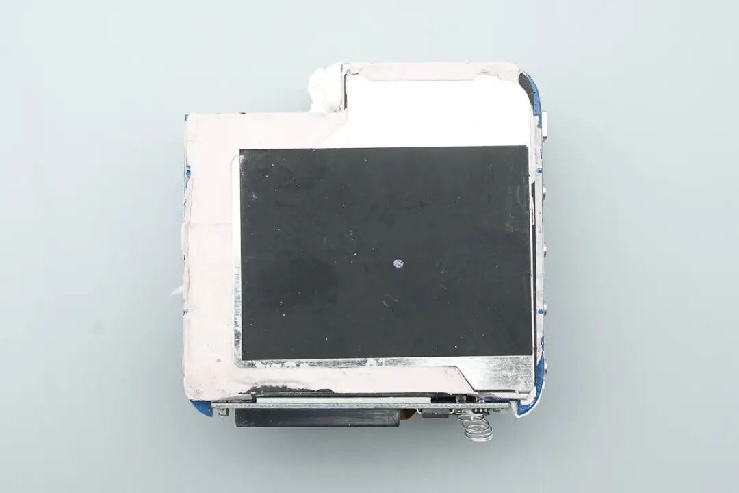 拆解报告：绿联速显充160W氮化镓充电器图45