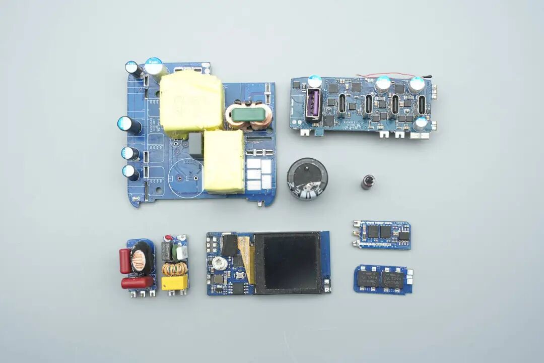 拆解报告：绿联速显充160W氮化镓充电器图51