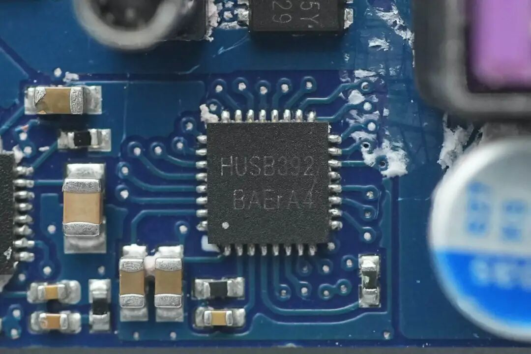 拆解报告：绿联速显充160W氮化镓充电器图108