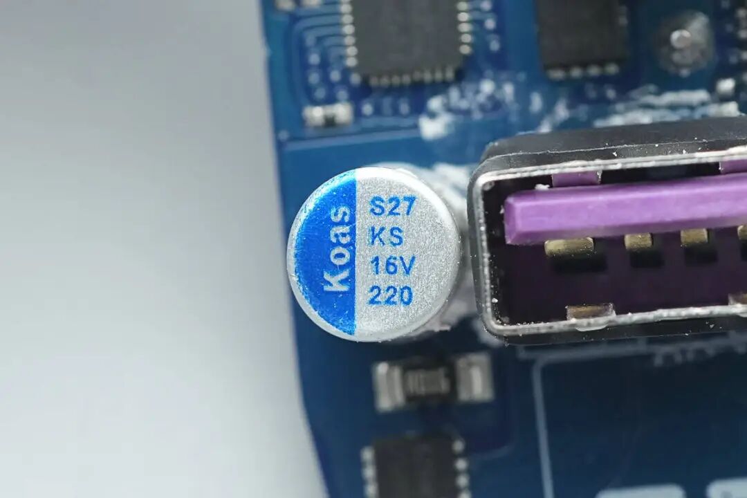 拆解报告：绿联速显充160W氮化镓充电器图112