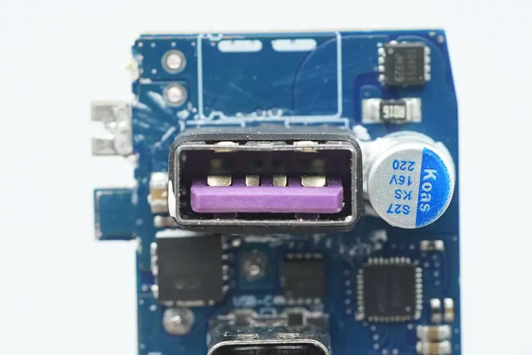 拆解报告：绿联速显充160W氮化镓充电器图117