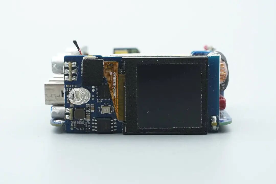 拆解报告：绿联速显充160W氮化镓充电器图119