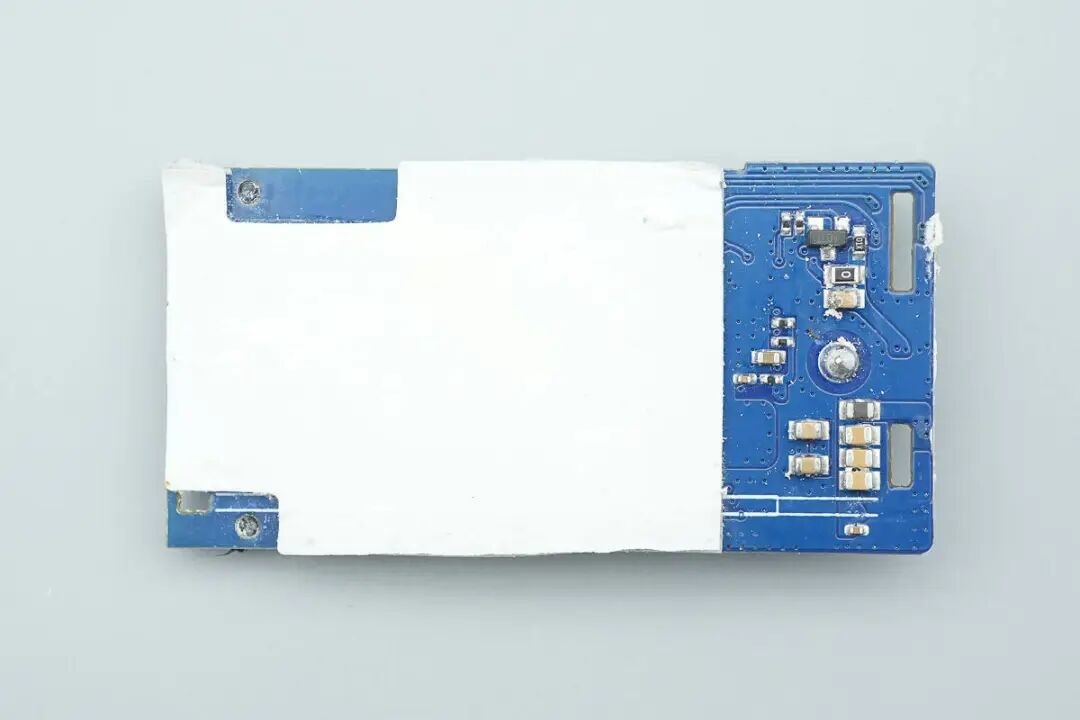 拆解报告：绿联速显充160W氮化镓充电器图121