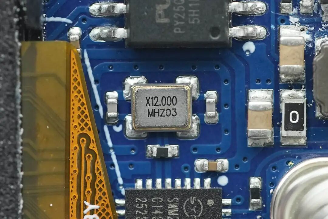 拆解报告：绿联速显充160W氮化镓充电器图123