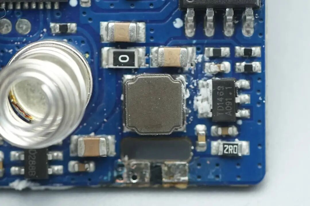 拆解报告：绿联速显充160W氮化镓充电器图126