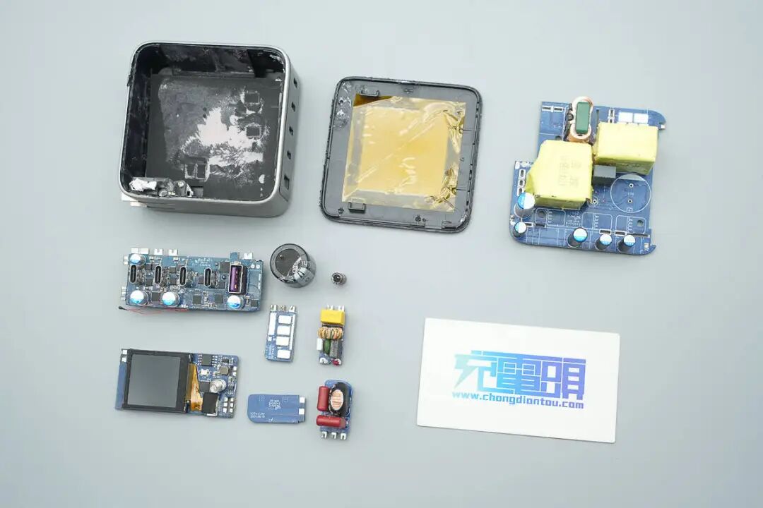 拆解报告：绿联速显充160W氮化镓充电器图131