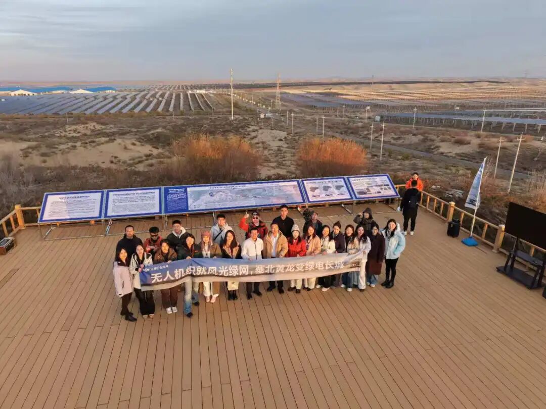 情怀拉满!大疆无人机扎根库布齐,守护沙漠里的 “光与能”图9