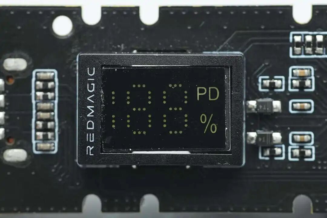 拆解报告:红魔45W氘锋能量魔块移动电源图56