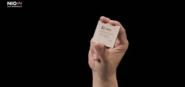 英伟达Q3狂揽570亿美元！黄仁勋：AI芯片订单已排到2026年；闻泰科技：对安世控制权仍然受限；Meta首席AI科学家宣布辞职图12