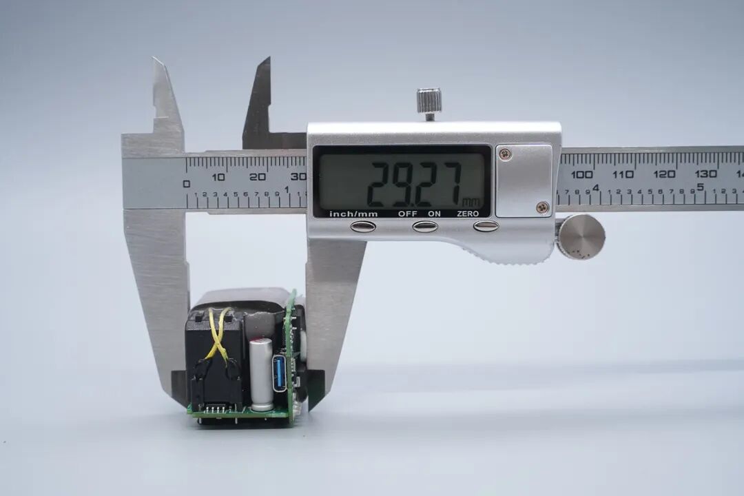 拆解报告：航嘉灵动 F45 Neo 安全快充氮化镓充电器图32