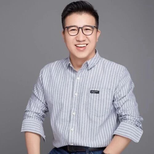 反向流动，原极氪汽车CBO关海涛重回荣耀手机！