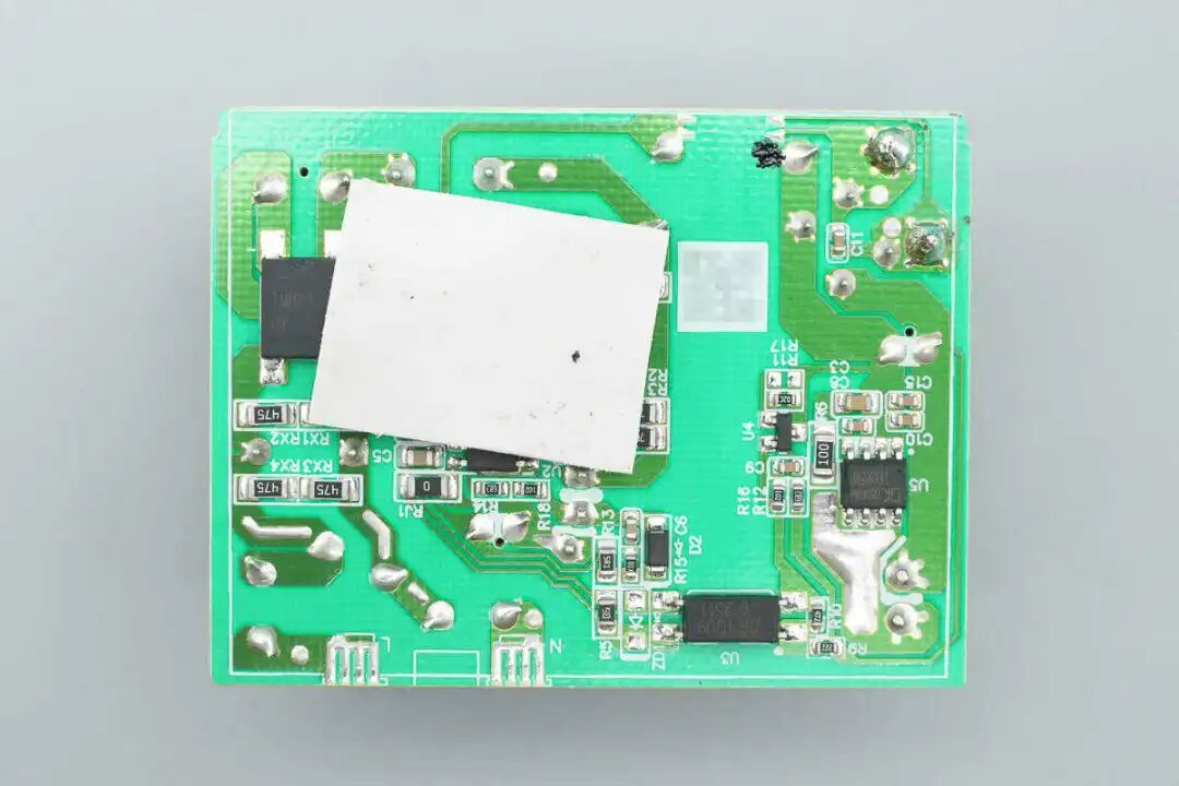 拆解报告：飞利浦36W氮化镓电源适配器图23