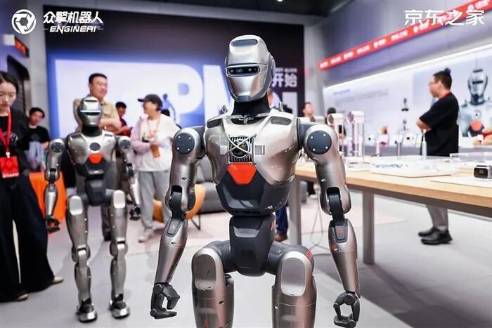 国产 T800 来了！回旋踢拳击技能点满，超越 80% 男性，这才是铁甲钢拳图7