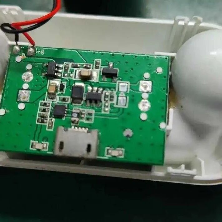 拆解QCT-T1C蓝牙耳机电池仓：方案带电池保护，好评!