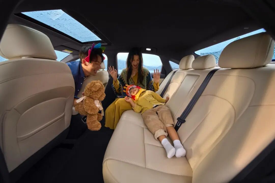 大电池超舒适插混，东风日产N6上市限时9.19万元起图9