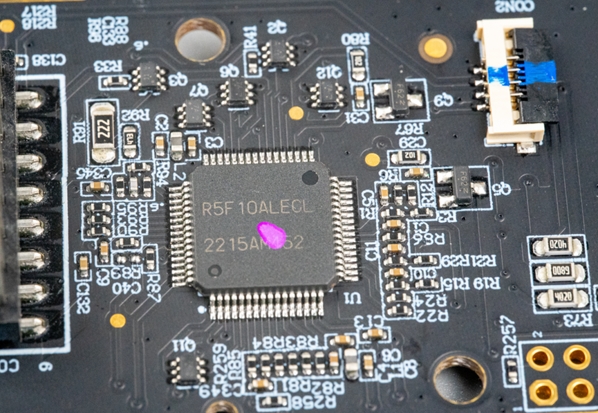 趁朋友不注意，拆解了他车上的灯光控制开关模组！图9