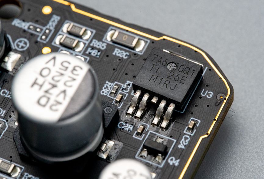 趁朋友不注意，拆解了他车上的灯光控制开关模组！图11