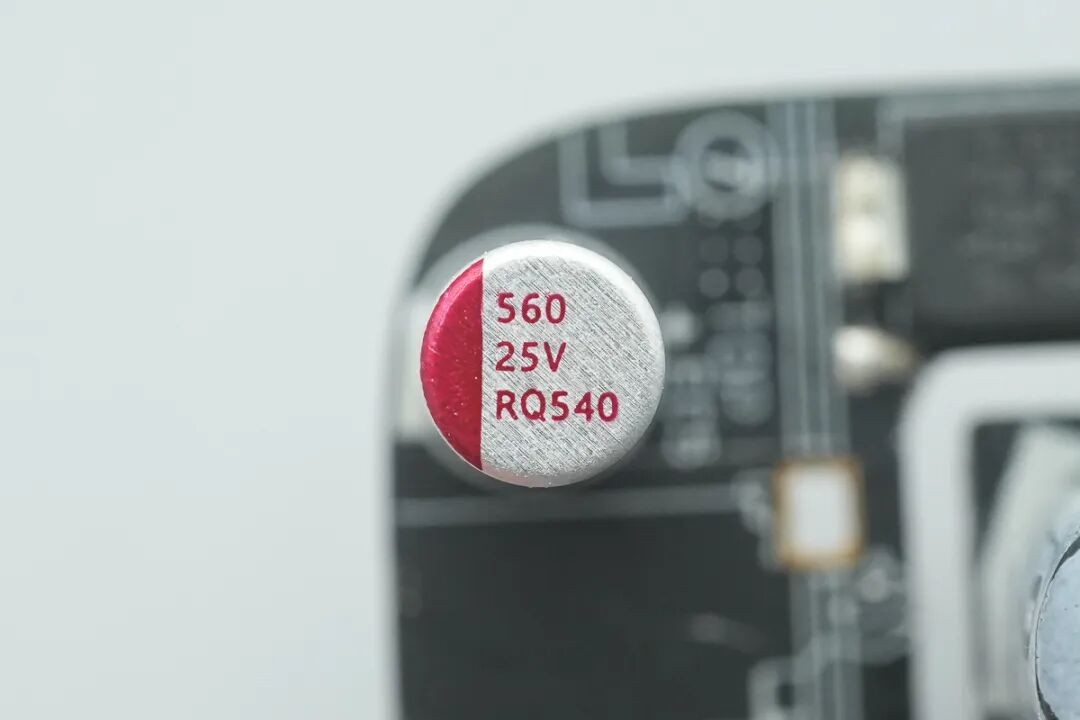 拆解报告：小米67W 2C1A氮化镓快充充电器图62