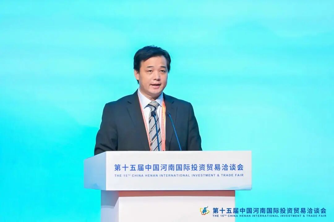 创始人被自家机器人踹飞,众擎T800一脚吸金10亿图10