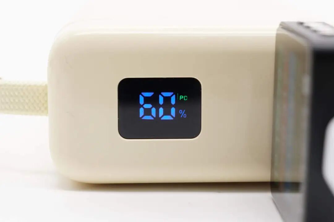 拆解报告：努比亚糖果移动电源20000mAh图29