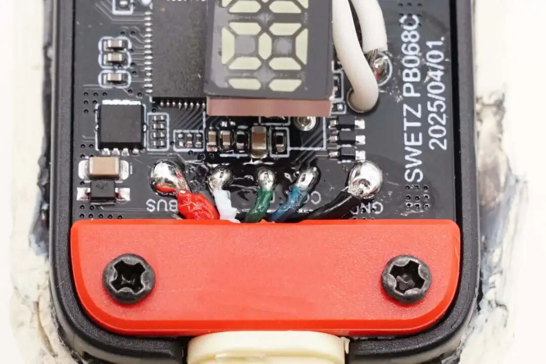 拆解报告：努比亚糖果移动电源20000mAh图34