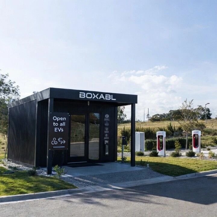 特斯拉超充站“升级”！新配套曝光