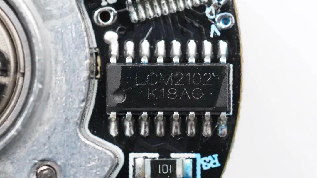 拆解报告：米家筋膜枪图75